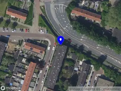 Ambulance met grote spoed naar de Giessenstraat in Dordrecht