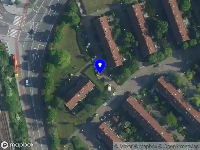 Ambulance met gepaste spoed naar de Belvedereweg in Amsterdam