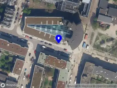 Ambulance met grote spoed naar de Hooglandstraat in Rotterdam