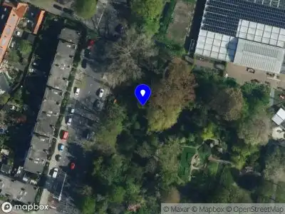 Ambulance met grote spoed naar de Pijnboomstraat in Haarlem