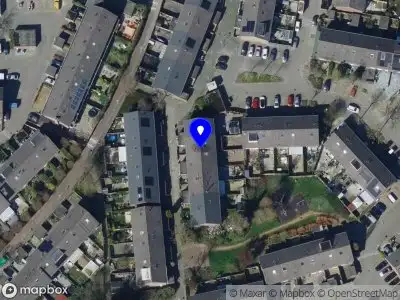 Ambulance met grote spoed naar de Snoekenveen in Spijkenisse