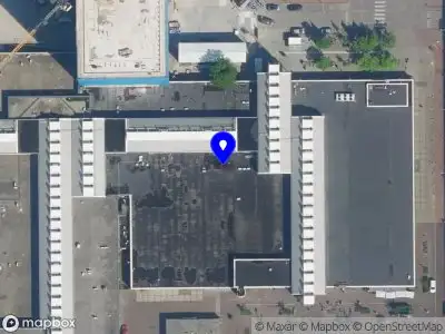 Ambulance naar de Mentonpassage in Haarlem vanwege ongeval met letsel