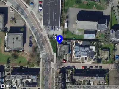 Ambulance met grote spoed naar de Hoefslag in Barendrecht