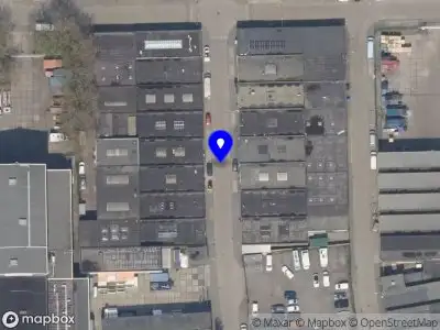 Ambulance met grote spoed naar de 3e Industriestraat in Vlaardingen