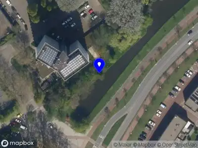 Ambulance met gepaste spoed naar de Burgemeester Van Haarenlaan in Schiedam