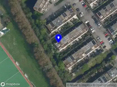 Ambulance met grote spoed naar de Rivierpad in Delft