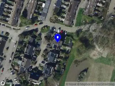 Ambulance met grote spoed naar de Burhille in Oud-Beijerland