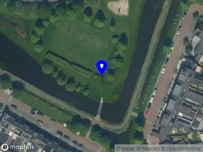 Ambulance met grote spoed naar de Spaanse Rijer in Volendam