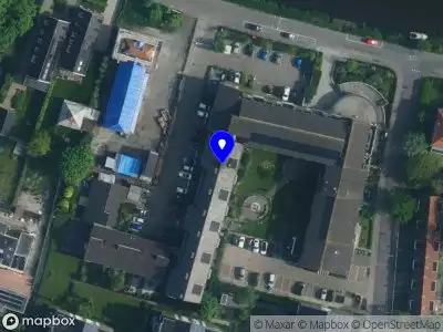 Ambulance met grote spoed naar de Gezellenplein in Ouderkerk aan de Amstel