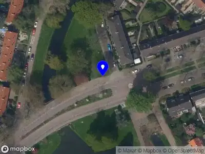 Ambulance met grote spoed naar de Groenezoom in Rotterdam