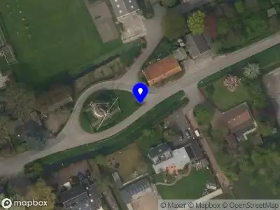 Ambulance met grote spoed naar de Molendijk in Rockanje