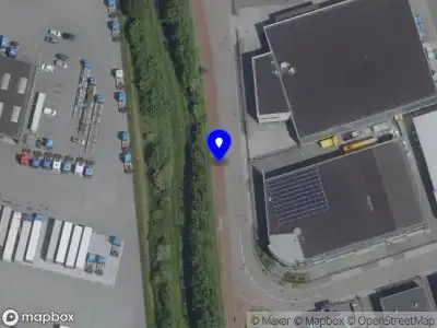 Brandweer met grote spoed naar de De Hooge Akker in Geldrop vanwege een buitenbrand