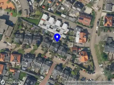 Brandweer met gepaste spoed naar de Lindenlaan in Baarn vanwege afhijsen patient