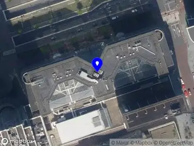Ambulance met gepaste spoed naar de Plaza in Rotterdam