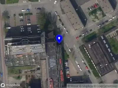 Ambulance met grote spoed naar de Pythagorasweg in Rotterdam