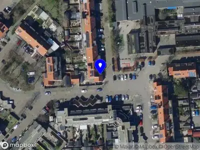 Ambulance met grote spoed naar de Slakkenveen in Spijkenisse