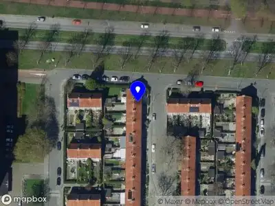 Ambulance met grote spoed naar de Angerestein in Rotterdam
