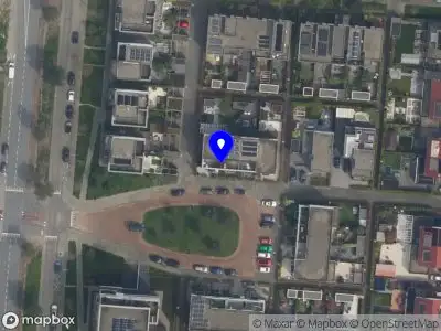 Ambulance met grote spoed naar de Caprihof in Rotterdam