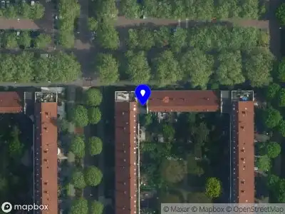 Ambulance met grote spoed naar de Vianenstraat in Amsterdam