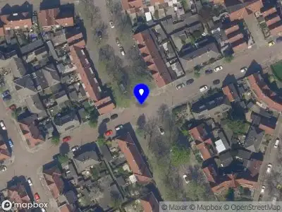 Ambulance met grote spoed naar de Alwinastraat in Rotterdam