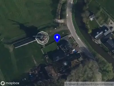 Politie met grote spoed naar de Molenweg in Middelstum vanwege personen te water