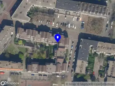Ambulance met gepaste spoed naar de Van Reynstraat in Rotterdam