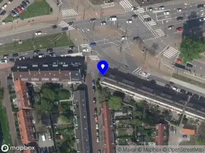 Ambulance met grote spoed naar de Beukendaal in Rotterdam