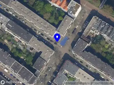 Ambulance met grote spoed naar de Wateringhestraat in Rotterdam