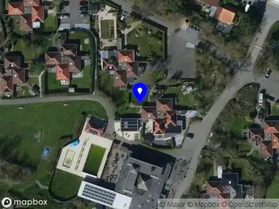 Politie naar de Buitenplaats Herkingen in Herkingen vanwege steekincident