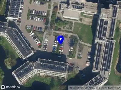 Ambulance met grote spoed naar de De Baronie in Capelle aan den IJssel