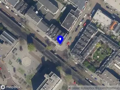 Ambulance met grote spoed naar de Vijverhofstraat in Rotterdam