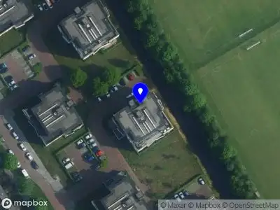 Ambulance met grote spoed naar de Carel Fabritius in Ouderkerk aan de Amstel