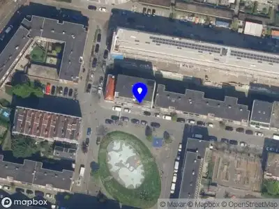 Ambulance met grote spoed naar de Frederikstraat in Rotterdam