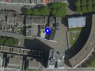 Brandweer met gepaste spoed naar de Avenue Ceramique in Maastricht vanwege een liftopsluiting