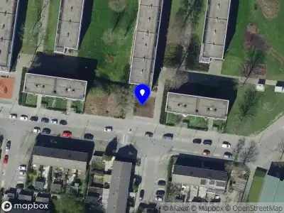 Ambulance met grote spoed naar de Schoonveld in Rotterdam