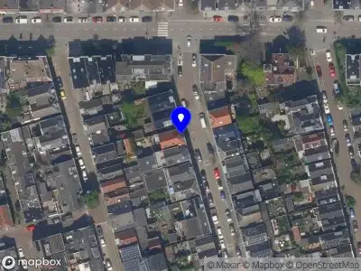 Ambulance met grote spoed naar de Callenburgstraat in Vlaardingen