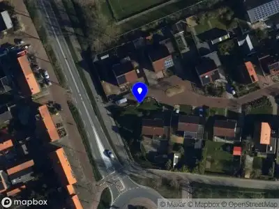 Ambulance met grote spoed naar de Emmahoeve in Slootdorp