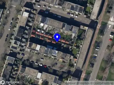 Brandweer met gepaste spoed naar de J.M. den Uylstraat in Groningen