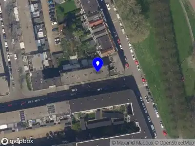 Ambulance met grote spoed naar de Zaadakkerstraat in Rotterdam