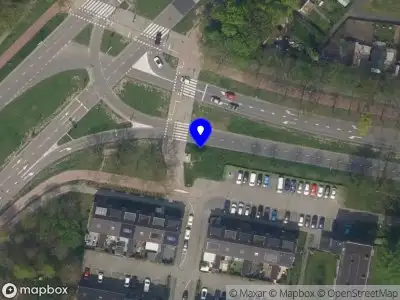 Ambulance met gepaste spoed naar de Groene Kruisweg in Rotterdam