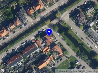 Ambulance met grote spoed naar de Emmalaan in Uithoorn