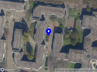 Ambulance met grote spoed naar de Meermanstraat in Rotterdam
