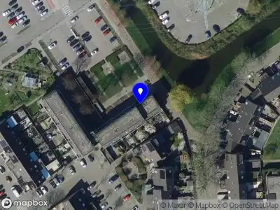 Ambulance met grote spoed naar de Houtskoolkreek in Spijkenisse