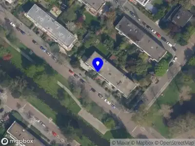 Ambulance met grote spoed naar de Van Beethovensingel in Rotterdam