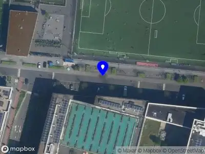 Ambulance met grote spoed naar de Laan van Spartaan in Amsterdam