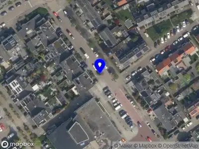 Ambulance met grote spoed naar de J A Beyerinkstraat in Nieuwerkerk aan den IJssel