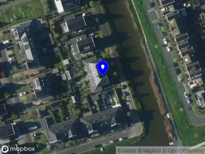 Ambulance met grote spoed naar de Waarschap in Zwaag