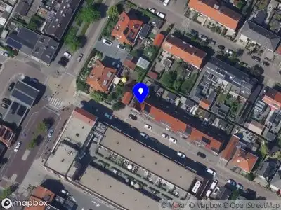 Ambulance met grote spoed naar de Cornelis Smitstraat in Alblasserdam