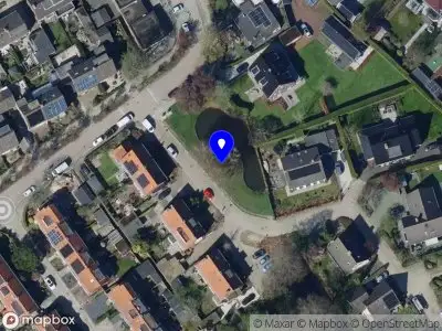 Brandweer met grote spoed naar de Prins Willemstraat in Barendrecht vanwege een buitenbrand