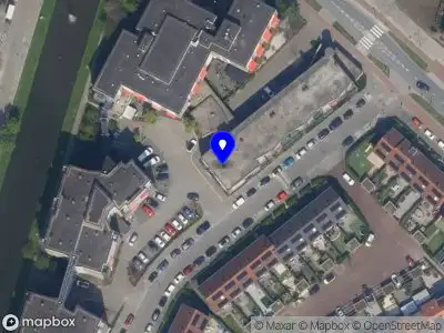 Ambulance met gepaste spoed naar de Van der Sasstraat in Rotterdam